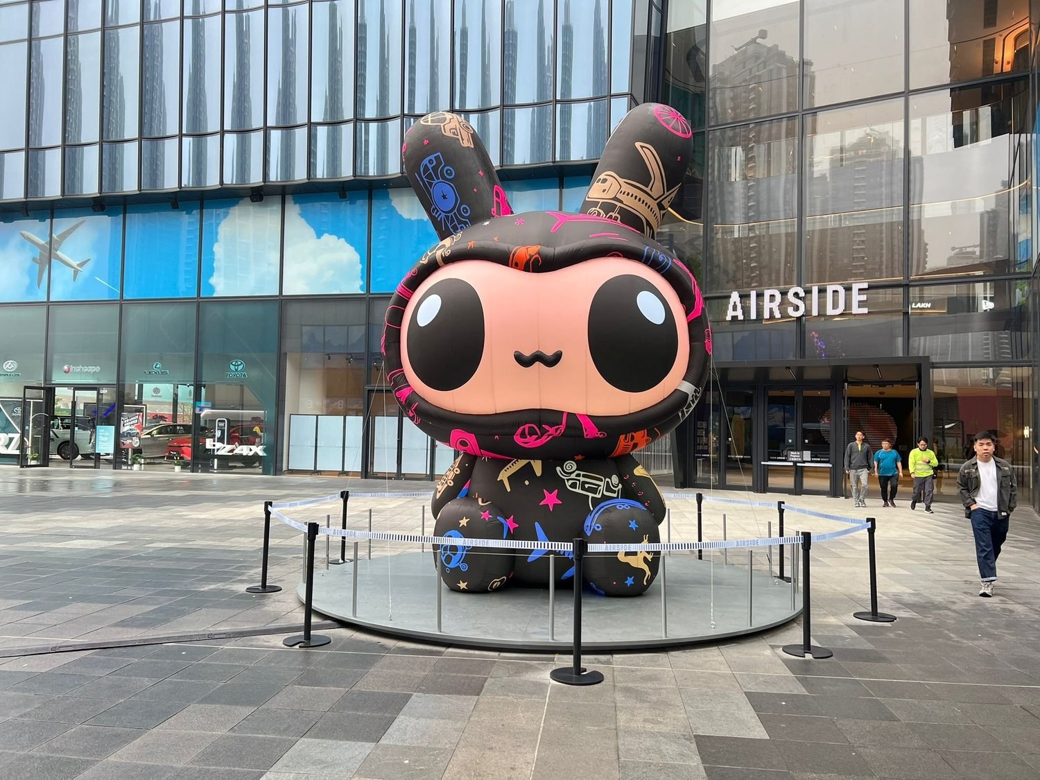 Airside × Anchorball — opening crowd