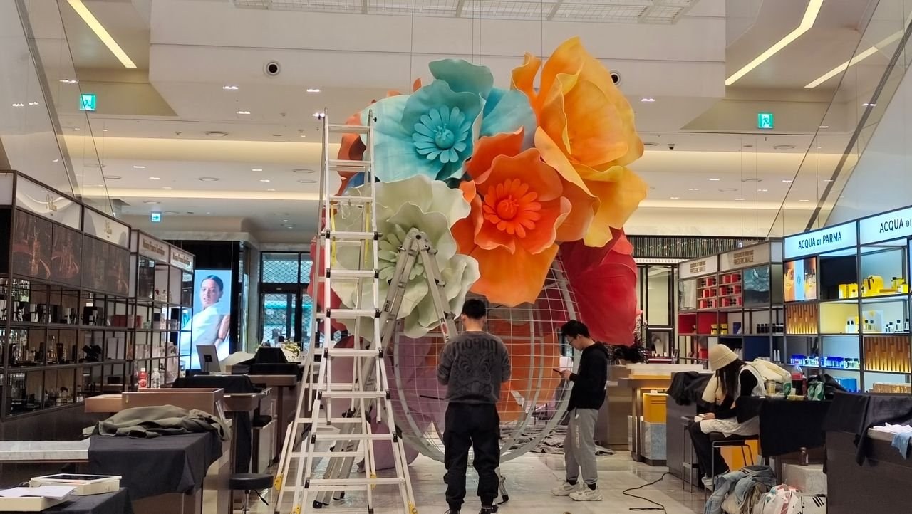 Garden of Dreams — escalator view